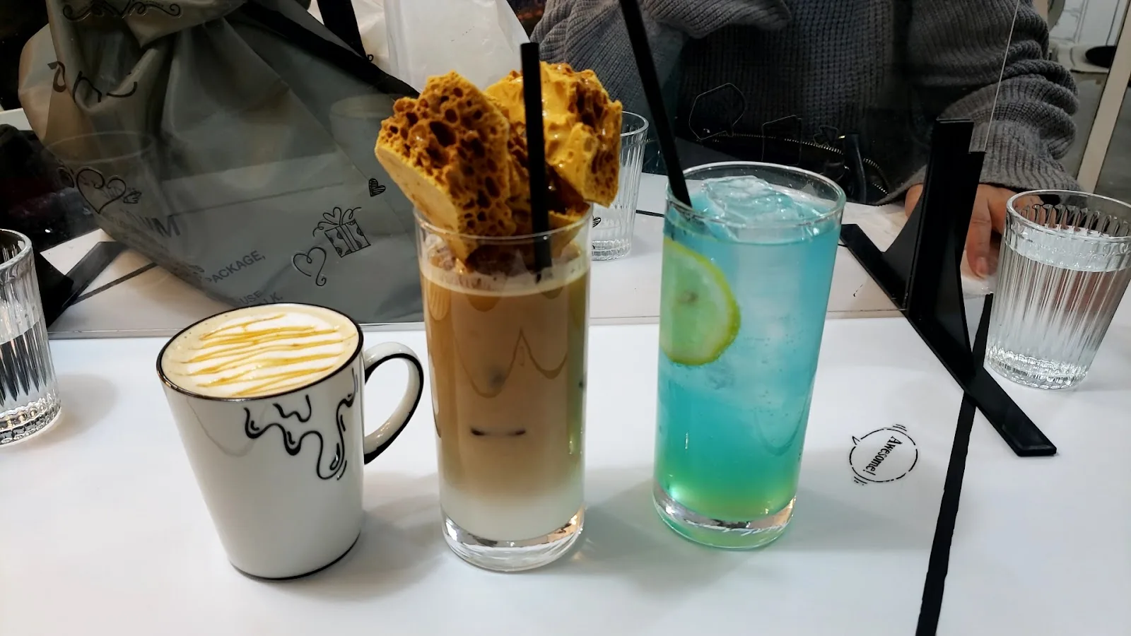 In the cartoon cafe · 6